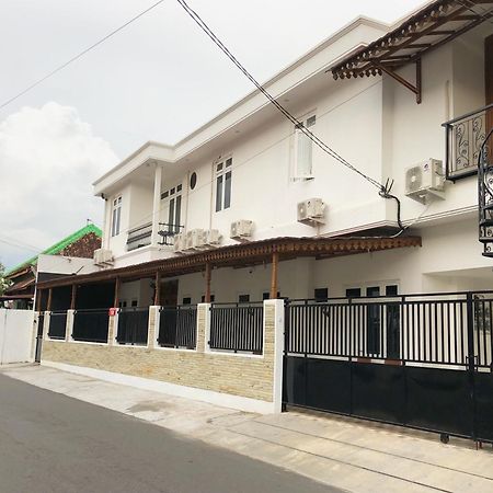 The Lawang Yogya Guesthouse Yogyakarta Exterior foto