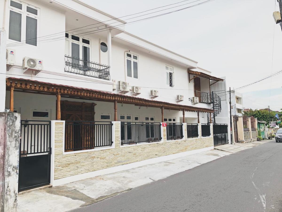 The Lawang Yogya Guesthouse Yogyakarta Exterior foto