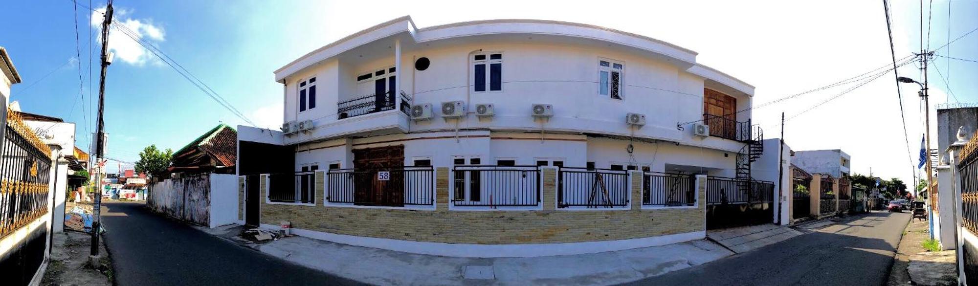 The Lawang Yogya Guesthouse Yogyakarta Exterior foto